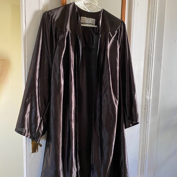 Petite Graduation Gown (Undergraduate) - Picture 1 of 3